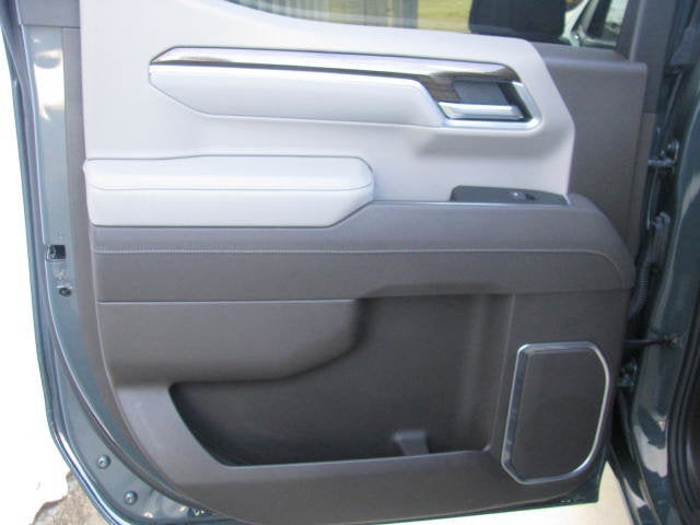 2025 Chevrolet Silverado LT