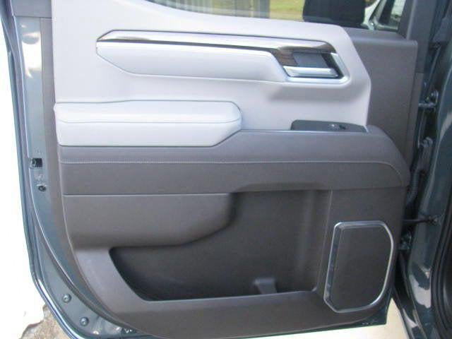 2025 Chevrolet Silverado LT