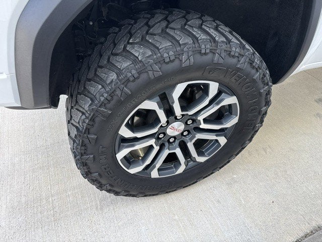 2024 GMC Canyon 4WD AT4