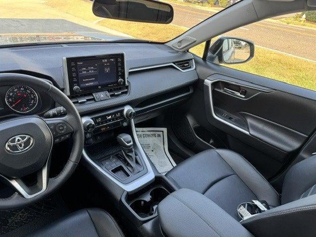 2020 Toyota RAV4 XLE Premium