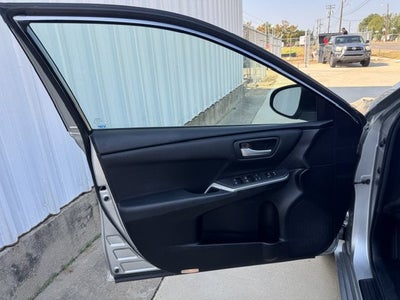 2015 Toyota CAMRY LE