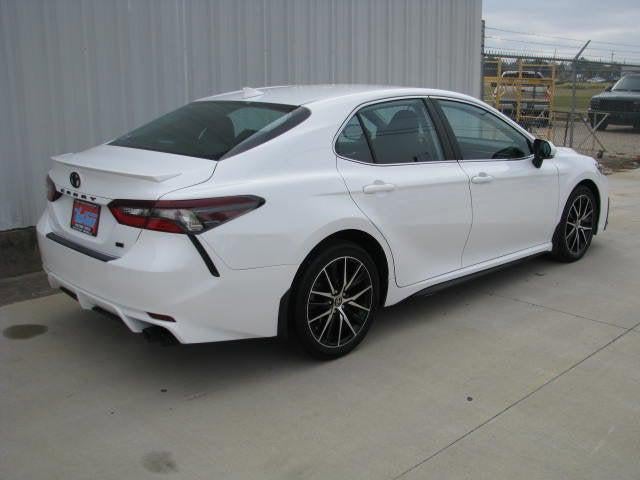 2022 Toyota CAMRY SE