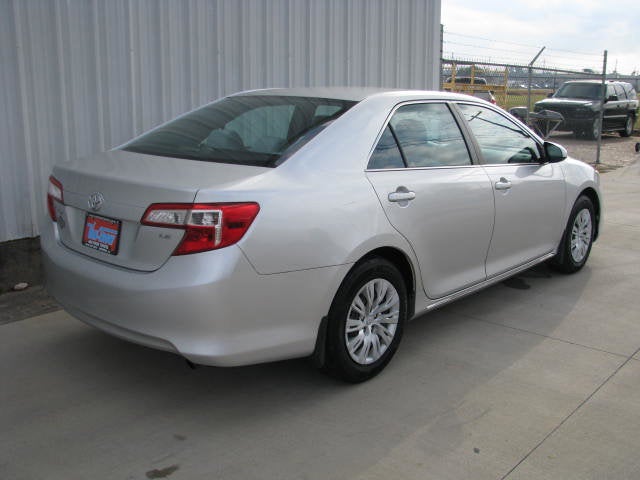 2014 Toyota CAMRY LE