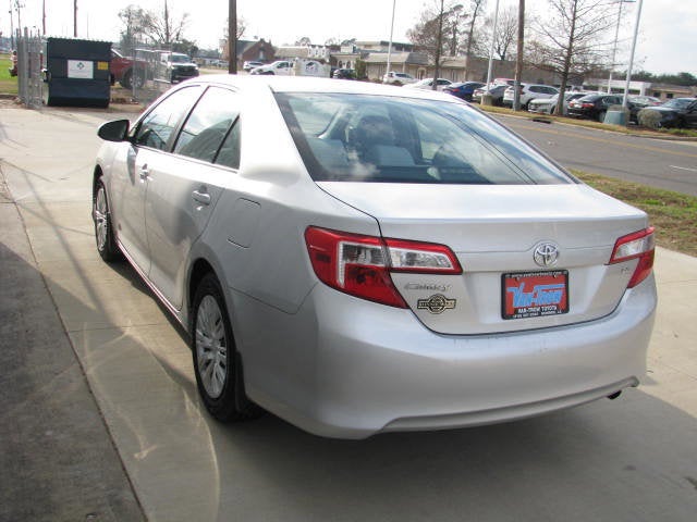 2014 Toyota CAMRY LE