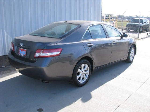 2011 Toyota CAMRY LE