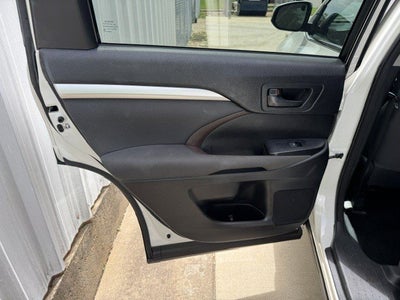 2016 Toyota Highlander Base