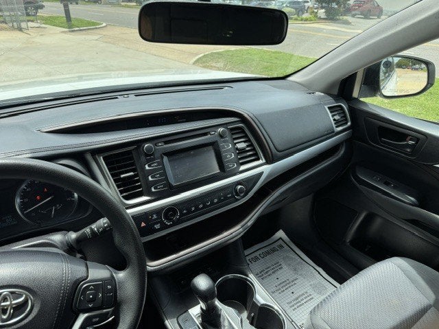 2016 Toyota Highlander Base