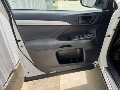 2016 Toyota Highlander Base