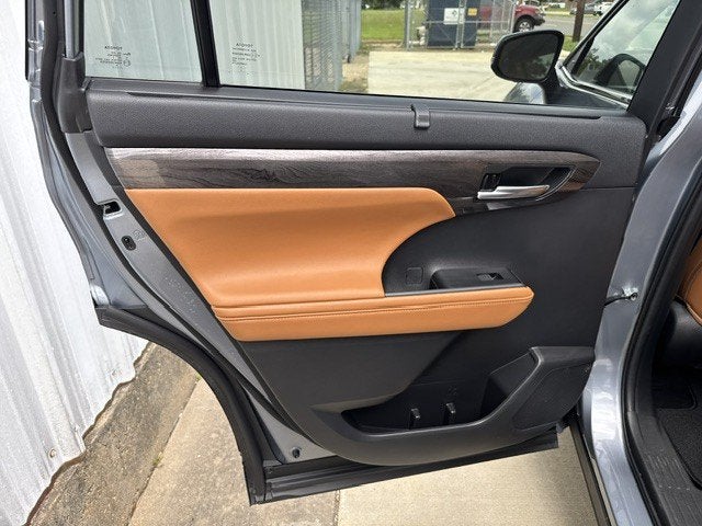 2023 Toyota Highlander Hybrid Hybrid Platinum
