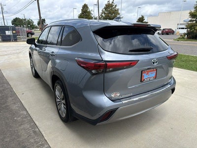 2023 Toyota Highlander Hybrid Hybrid Platinum