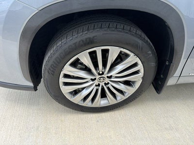 2023 Toyota Highlander Hybrid Hybrid Platinum
