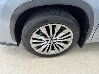 2023 Toyota Highlander Hybrid Hybrid Platinum