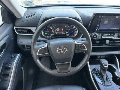 2022 Toyota Highlander Hybrid XLE