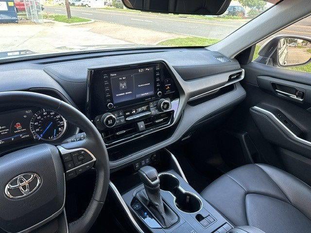 2022 Toyota Highlander Hybrid XLE