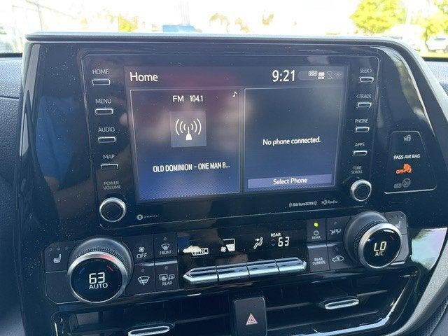 2022 Toyota Highlander Hybrid XLE