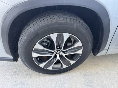 2021 Toyota HIGHLANDER HYBRD Hybrid XLE