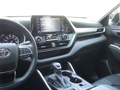 2021 Toyota HIGHLANDER XLE
