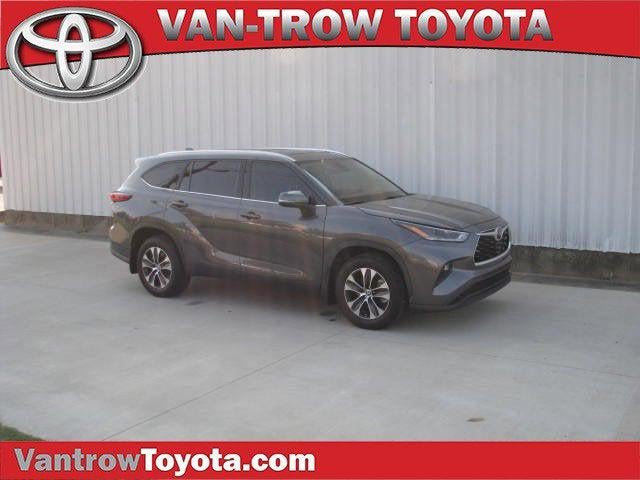 2021 Toyota HIGHLANDER XLE