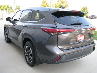 2021 Toyota HIGHLANDER XLE