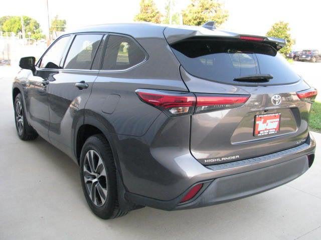 2021 Toyota HIGHLANDER XLE