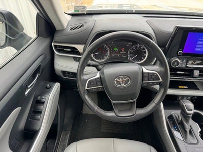 2023 Toyota HIGHLANDER XLE