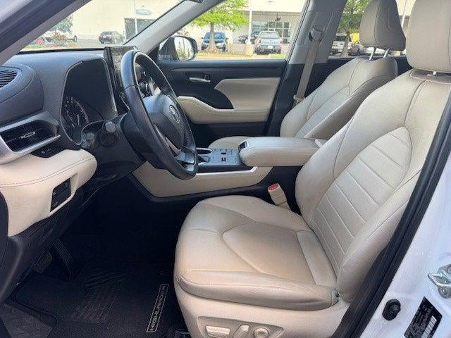 2023 Toyota HIGHLANDER XLE