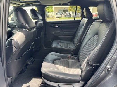 2022 Toyota Highlander XSE