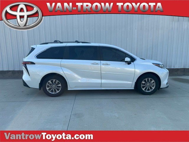 2025 Toyota Sienna XLE