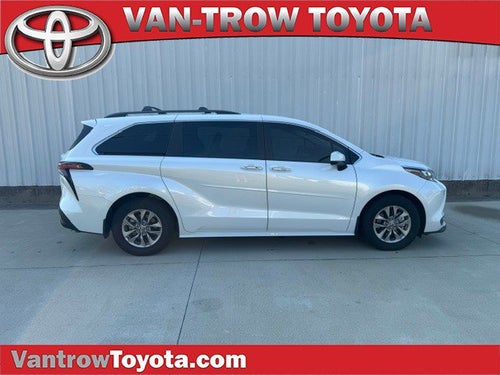2025 Toyota Sienna XLE