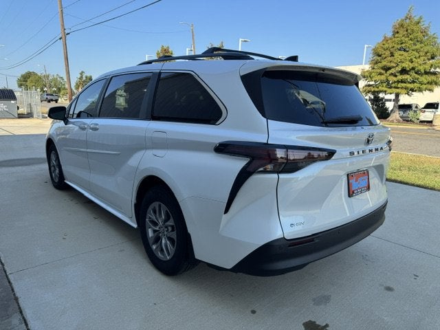 2025 Toyota Sienna XLE