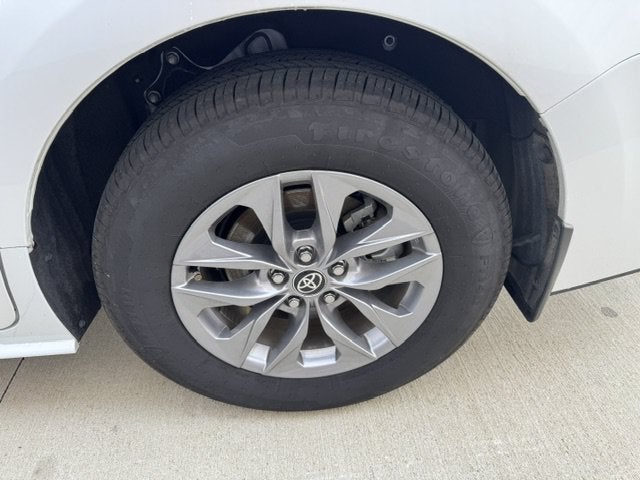 2025 Toyota Sienna XLE