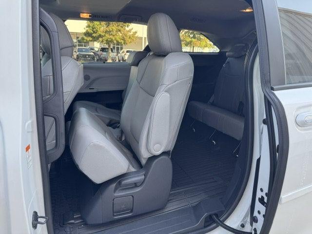 2025 Toyota Sienna XLE 8 Passenger