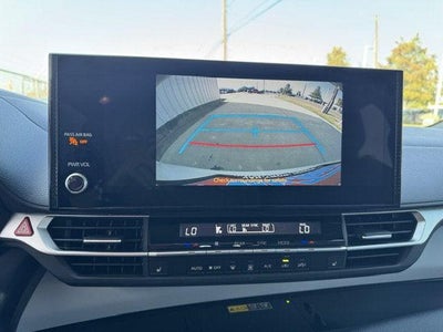 2025 Toyota Sienna XLE 8 Passenger