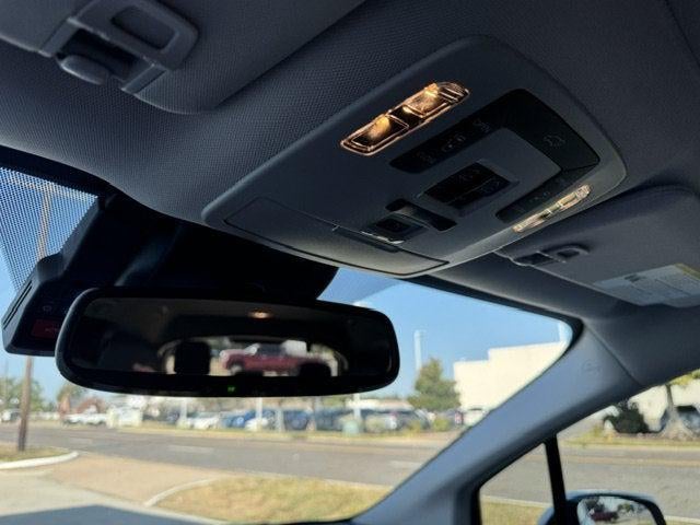 2025 Toyota Sienna XLE 8 Passenger