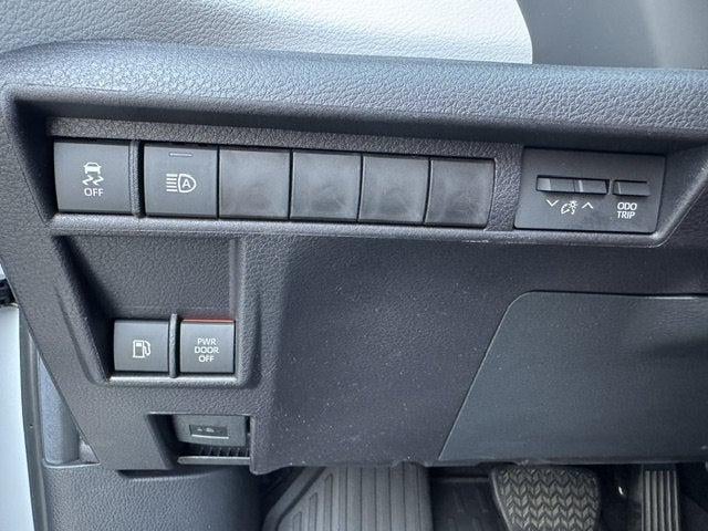 2025 Toyota Sienna XLE 8 Passenger