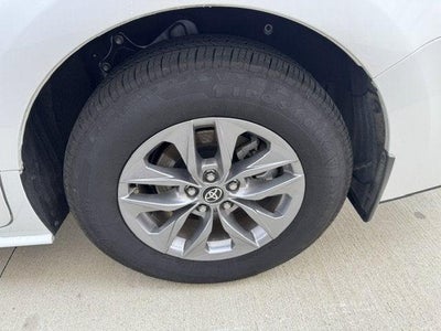 2025 Toyota Sienna XLE 8 Passenger