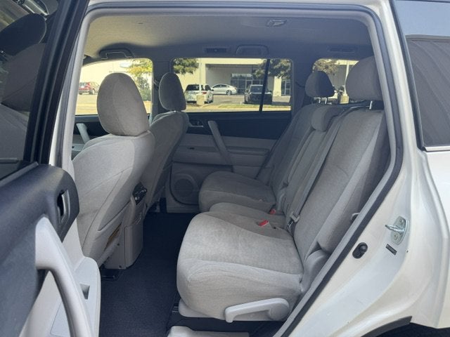 2013 Toyota HIGHLANDER Plus
