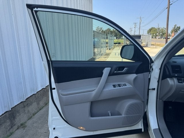 2013 Toyota HIGHLANDER Plus