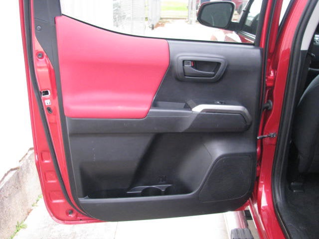 2019 Toyota TACOMA SR5 SR5