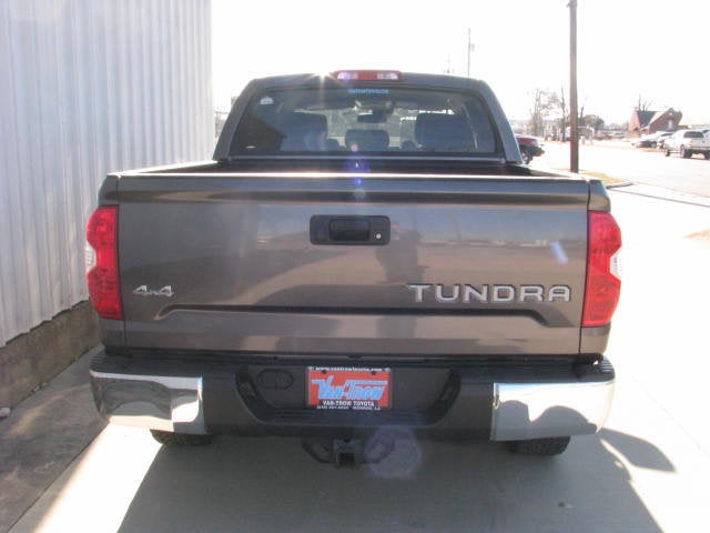 2018 Toyota TUNDRA 4X4 SR5