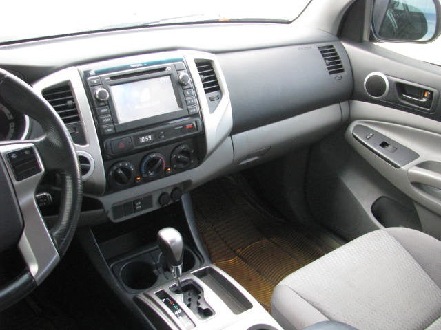 2013 Toyota TACOMA 4WD Double Cab LB V6 AT (Natl)