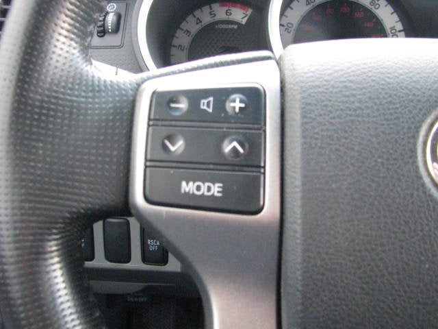 2013 Toyota TACOMA 4WD Double Cab LB V6 AT (Natl)