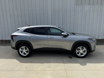 2025 Chevrolet Trax LS