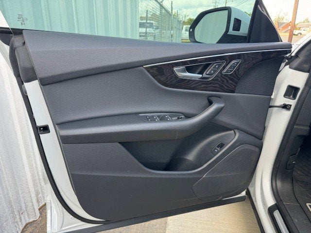 2023 Audi Q8 Premium